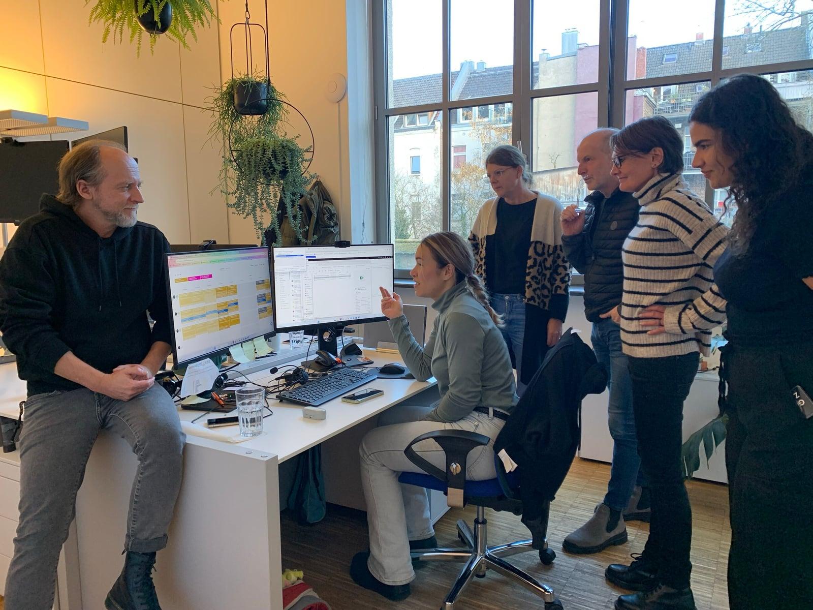 Content-Team von VANCADO bei einer internen Besprechung